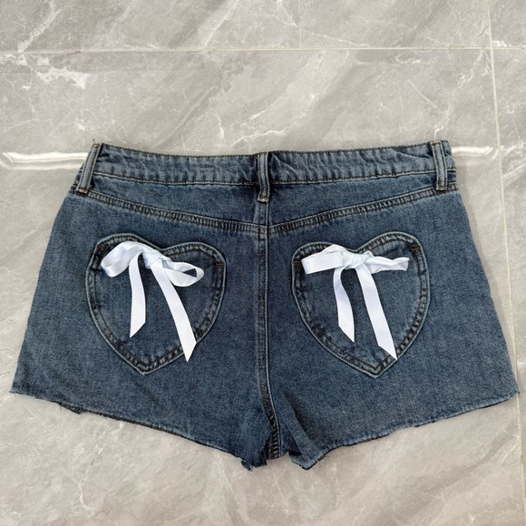 Ashley Mason Pants - Women’s Ashley Mason Denim Jean Shorts Hearts Ribbon Bow Cottagecore Size 9 / 29